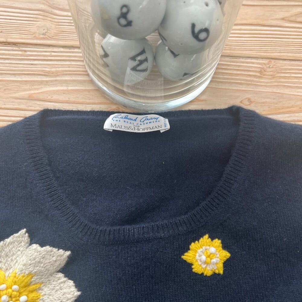Richard Grand 100% Cashmere Floral & Pearl Embellished Sweater – Size Small - Picture 4 of 5